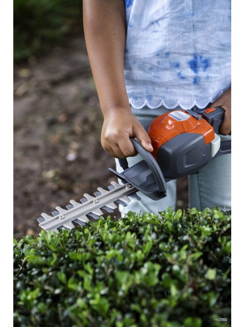 Husqvarna 122HD45 játék sövénynyíró