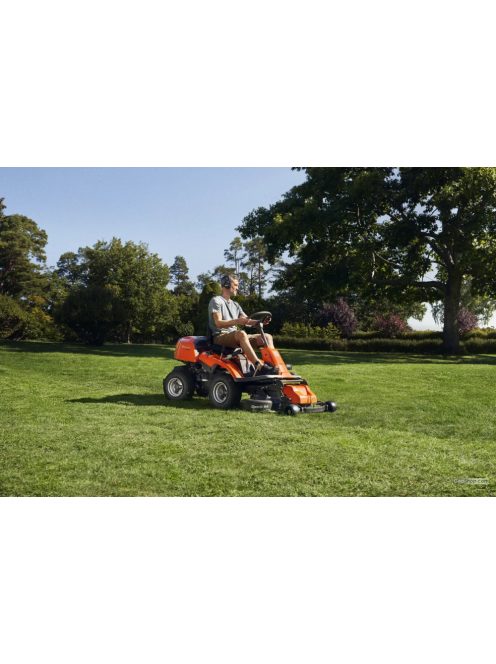 Husqvarna R 214TC fűnyíró Rider Combi 94-es vágóasztallal