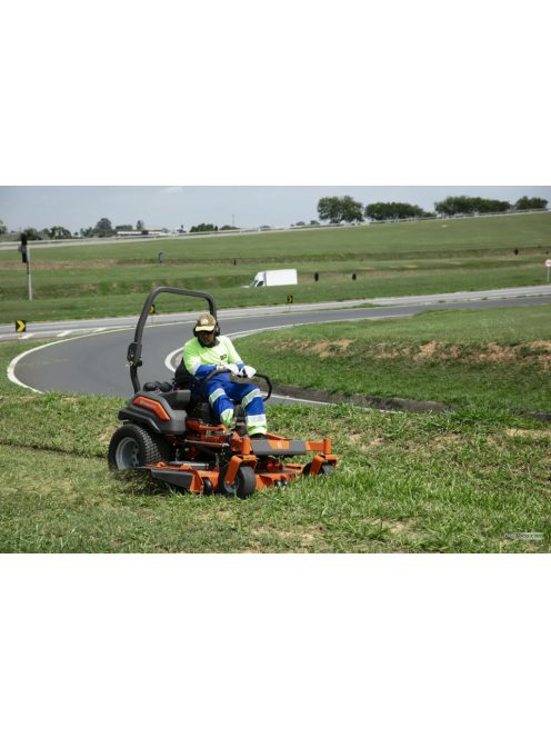 Husqvarna Z560X Zero Turn fűnyíró traktor