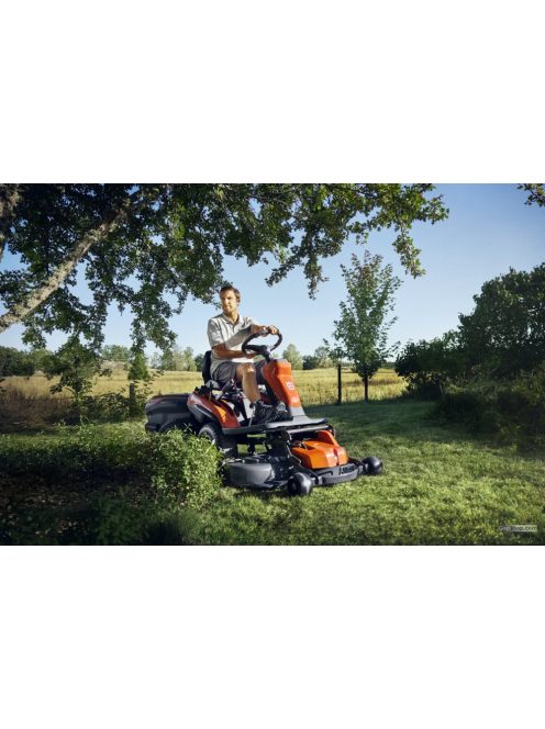 Husqvarna R200iX akkumulátoros Rider Combi 103i vágóasztallal